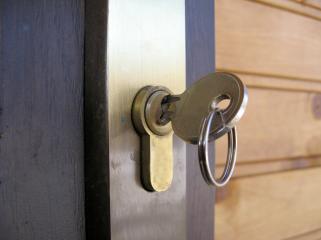 Commercial locksmith rekey lock service